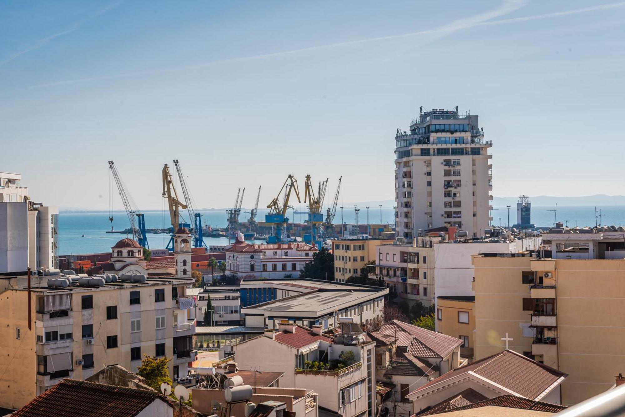 Main Square Apartment Durrës Exteriör bild